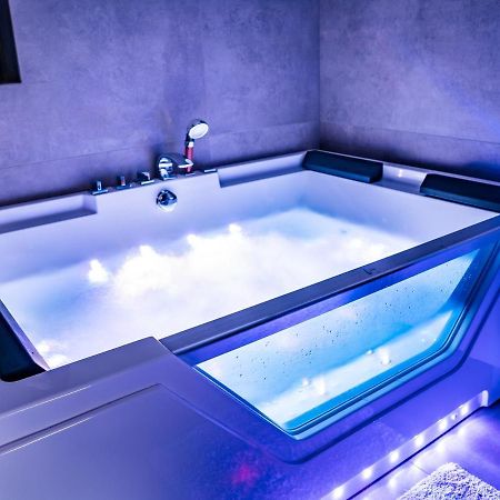 Domek Hot Tub Jacuzzi Chillout Kołobrzeg Zewnętrze zdjęcie