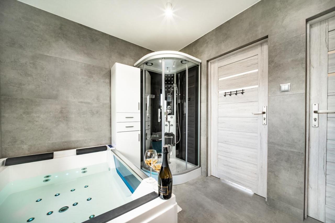Domek Hot Tub Jacuzzi Chillout Kołobrzeg Zewnętrze zdjęcie