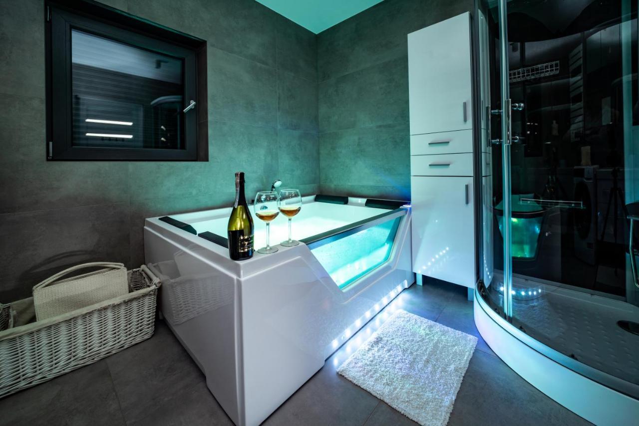 Domek Hot Tub Jacuzzi Chillout Kołobrzeg Zewnętrze zdjęcie