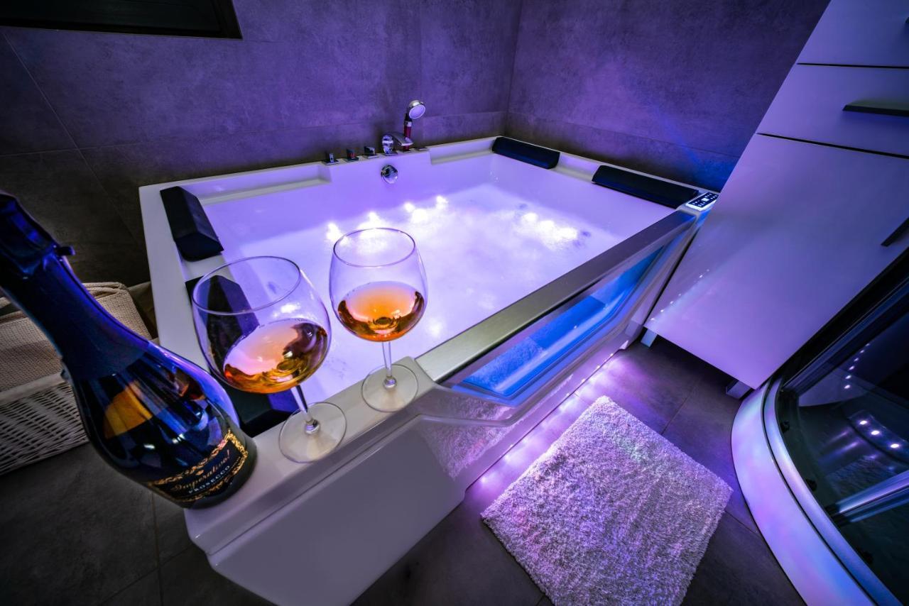 Domek Hot Tub Jacuzzi Chillout Kołobrzeg Zewnętrze zdjęcie